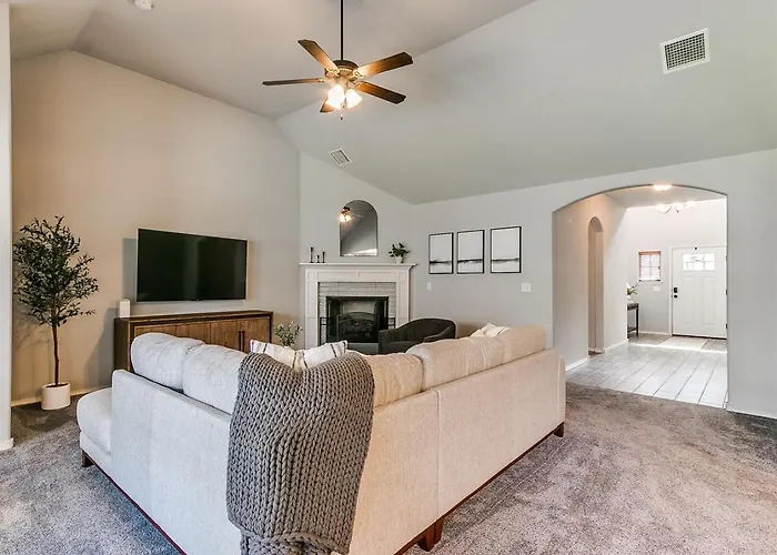 Holiday home Where Comfort Meets Convenience In Crystal Creek
