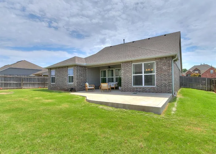 Holiday home Where Comfort Meets Convenience In Crystal Creek